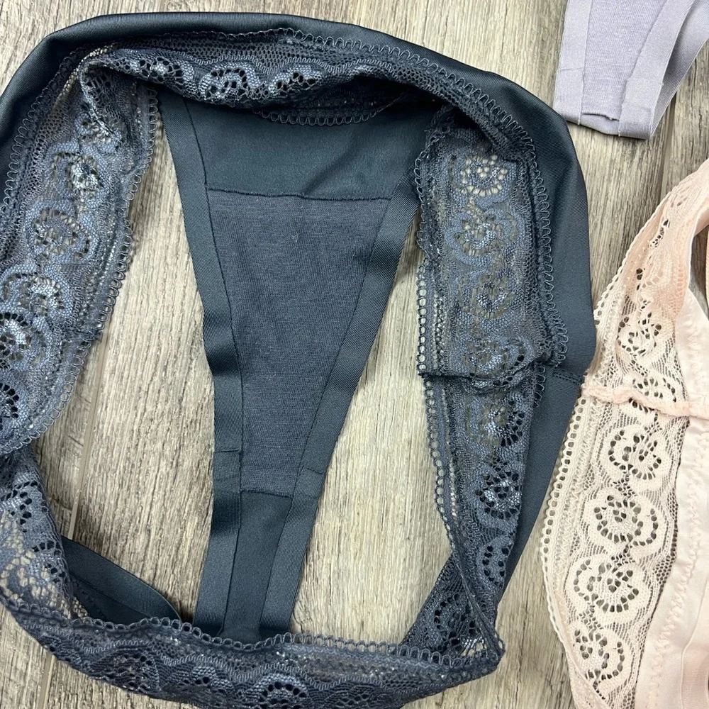 Jessica Simpson Thong Bundle‎